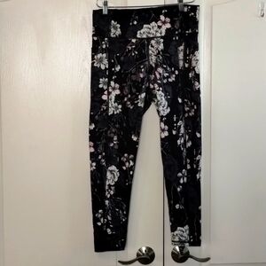 Victoria Secret black light pink floral print leggings 24" inseam size 14